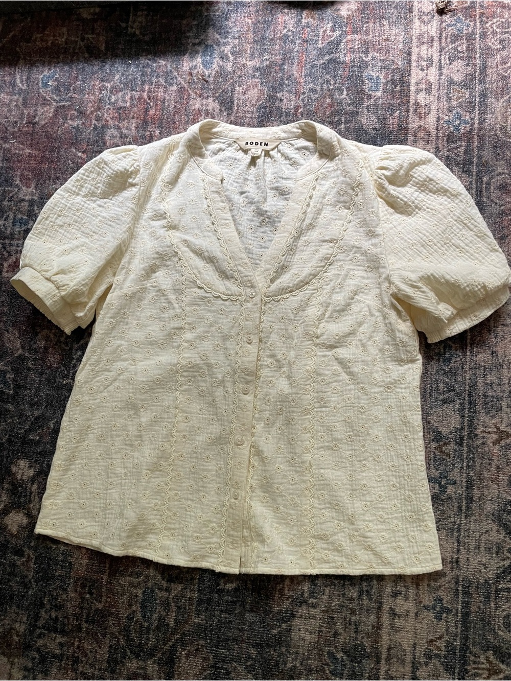 🐑Boden ivory broderie trim insert double-cloth top featuring short puff sleeves🐑 - Picture 2 of 6
